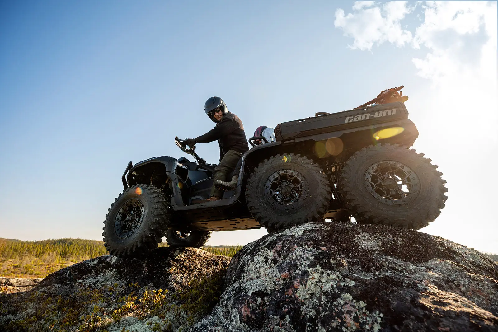 Can-Am Outlander 6×6 2026 : le quad utilitaire prêt pour les tâches extrêmes